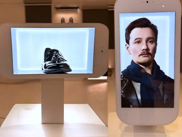 MiniBox pulton cipővel és karakterrel